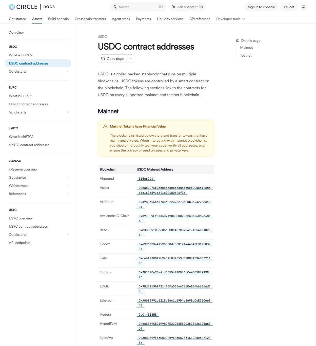 Circle 官方 USDC 合約清單的主網區段,按網路列出地址,可見 Base 與 Ethereum 分別對應不同合約